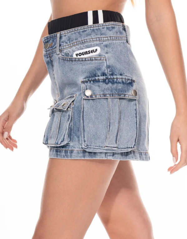 Elastic waist button closure pockets denim mini shorts - Image 3