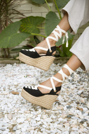 Esyazo Ana black wedges