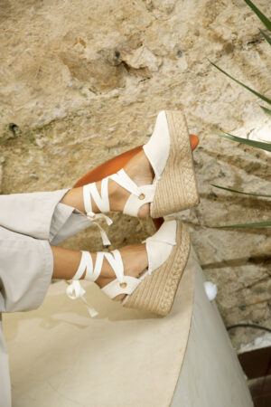 Esyazo Esther white wedges